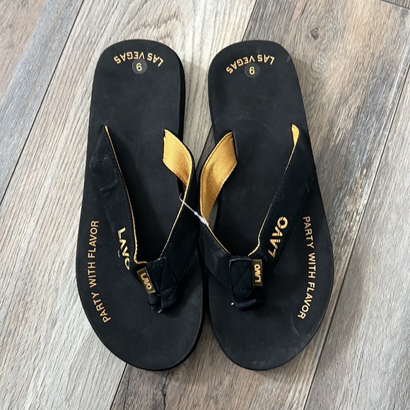 Sandals - Picture 2 of 4